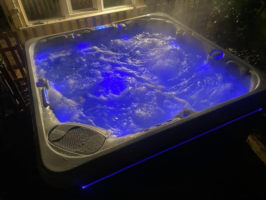 Maison Avec Jardin Et Jacuzzi Proche Polytechnique Palaiseau Luaran gambar