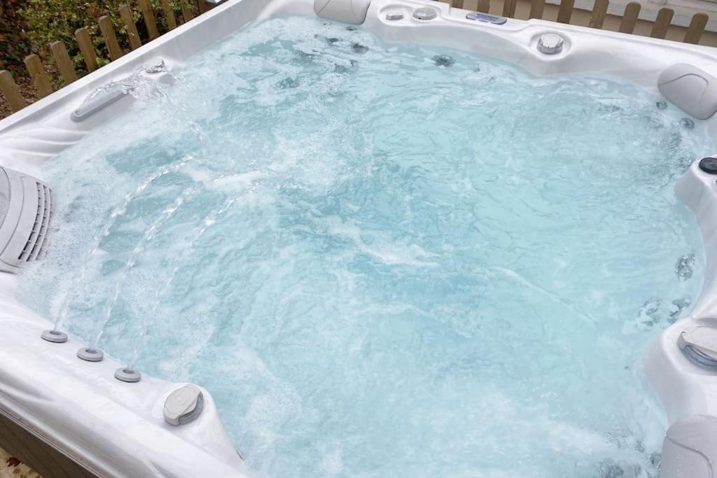 Maison Avec Jardin Et Jacuzzi Proche Polytechnique Palaiseau Luaran gambar